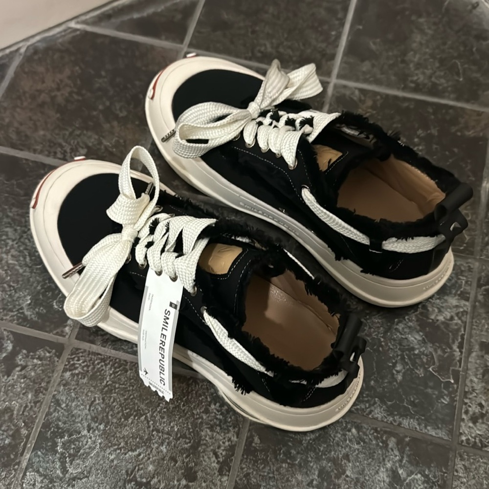 Smile Republic Black Coarse Canvas SB Sneaker